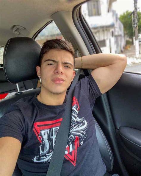 Acervo de Nudes do Famoso Thomaz Costa pelado no OnlyFans